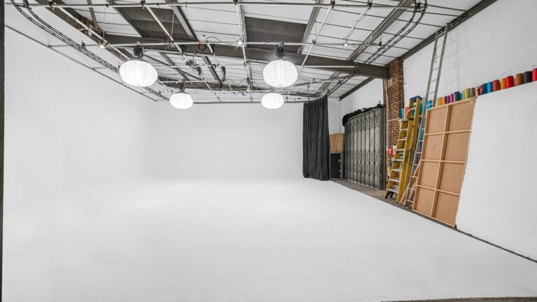 Pre Lit Infinity Cove Studio Cineview Studios 768x432